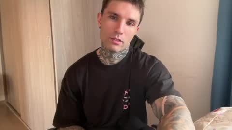 Snapshot of larsskeet chatting on 06-12-26, 05:45 larsskeet online show from 06-12-26, 05:45