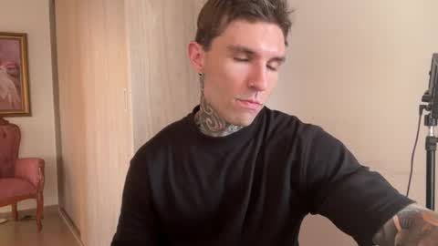 Snapshot of larsskeet chatting on 06-16-26, 05:26 larsskeet online show from 06-16-26, 05:26