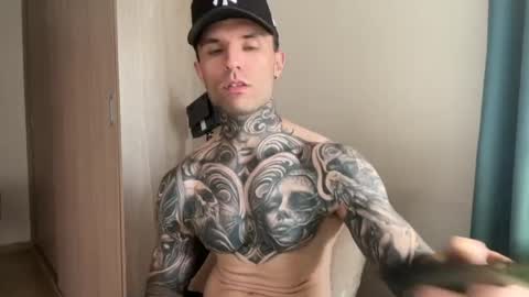 Snapshot of larsskeet chatting on 06-18-26, 07:07 larsskeet online show from 06-18-26, 07:07