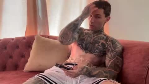 Snapshot of larsskeet chatting on 06-20-26, 01:58 larsskeet online show from 06-20-26, 01:58