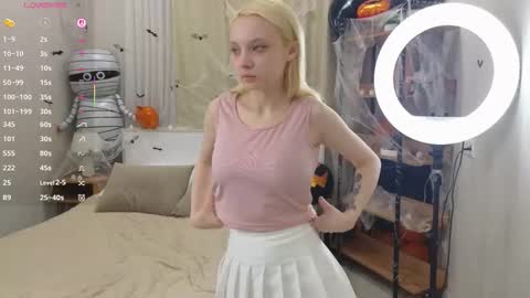 Emilia for my friends Amy online show from 11-06-25, 01:17