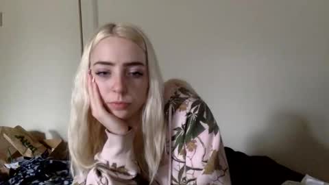 Roxy blue online show from 03-03-26, 08:26