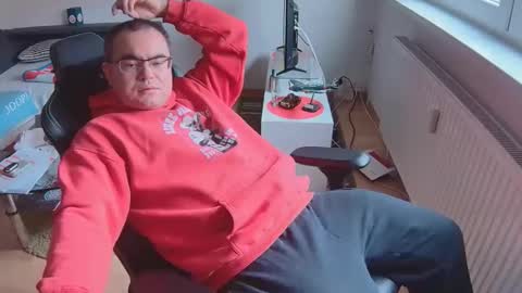 latexboy893 online show from 11-30-25, 12:20