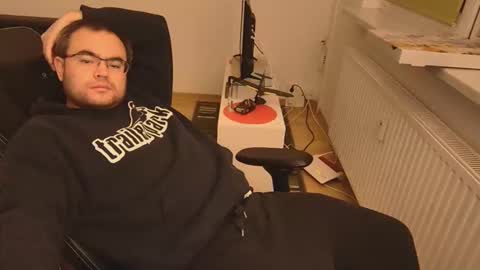 latexboy893 online show from 01-10-26, 12:56