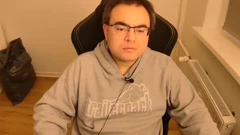 latexboy893 online show from 02-25-26, 09:46