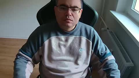 Snapshot of latexboy893 chatting on 05-06-26, 09:58 latexboy893 online show from 05-06-26, 09:58