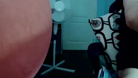Snapshot of latexchris77 chatting on 06-09-26, 06:25 latexchris77 online show from 06-09-26, 06:25