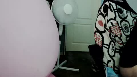 Snapshot of latexchris77 chatting on 08-03-26, 10:43 latexchris77 online show from 08-03-26, 10:43