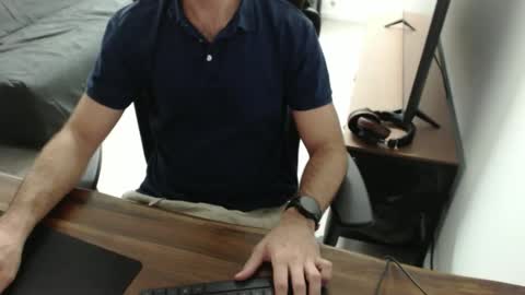 latexdave84 online show from 10-23-25, 10:36