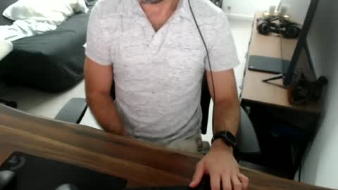 Snapshot of latexdave84 chatting on 07-10-26, 02:27 latexdave84 online show from 07-10-26, 02:27