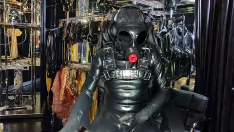 Snapshot of latexlover202 chatting on 12-21-24, 11:34 latexlover202 online show from 12-21-24, 11:34