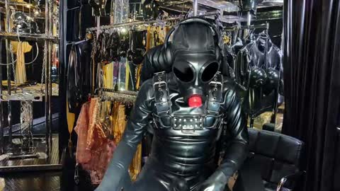 Snapshot of latexlover202 chatting on 02-05-25, 11:28 latexlover202 online show from 02-05-25, 11:28