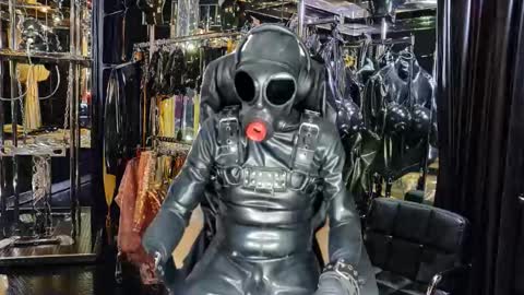 Snapshot of latexlover202 chatting on 02-14-26, 11:12 latexlover202 online show from 02-14-26, 11:12