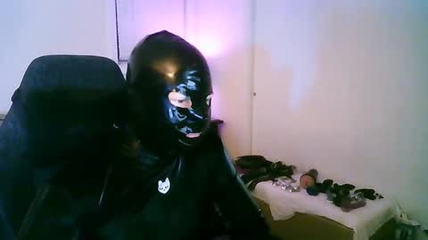 latexminheadroom online show from 10-24-25, 02:19