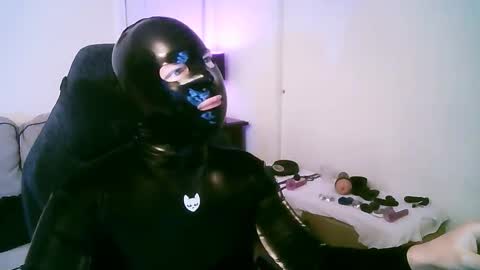 latexminheadroom online show from 12-14-25, 05:57
