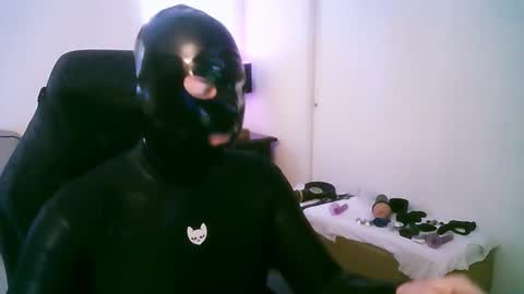 latexminheadroom online show from 01-31-26, 09:35