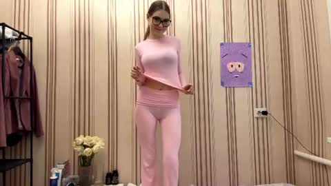 Snapshot of latiapetosa chatting on 07-06-26, 03:25 Mia online show from 07-06-26, 03:25