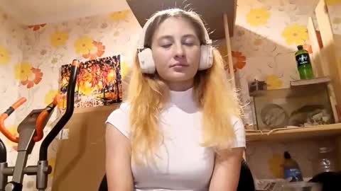 Amelia online show from 10-09-25, 04:38