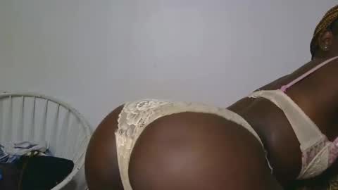 latiffaah_xx online show from 02-28-26, 12:50