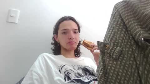 Snapshot of latin_boi6 chatting on 01-02-25, 01:30 Angel online show from 01-02-25, 01:30