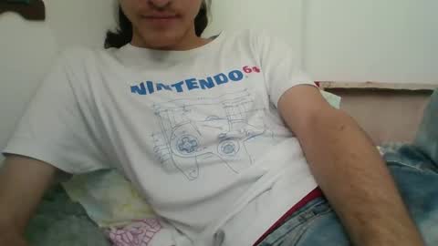 Snapshot of latin_boi6 chatting on 11-04-25, 01:54 Angel online show from 11-04-25, 01:54