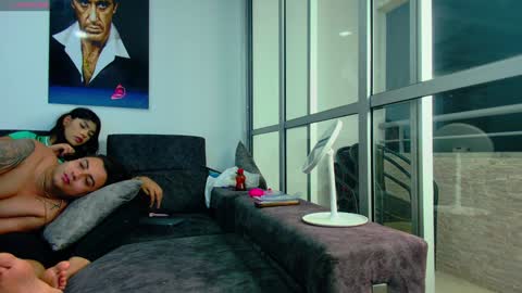 Snapshot of latin_couple77 chatting on 01-17-25, 05:53 Sara y Andy online show from 01-17-25, 05:53