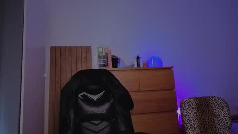  Free OF online show from 10-05-25, 09:40