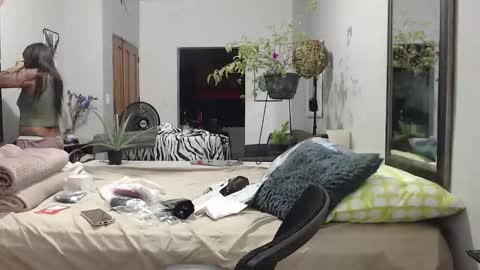 M E G A N  online show from 12-02-25, 11:11