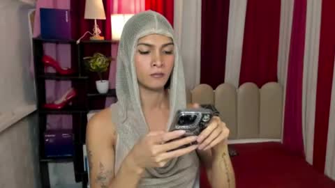 Latina Asian online show from 06-07-26, 08:34