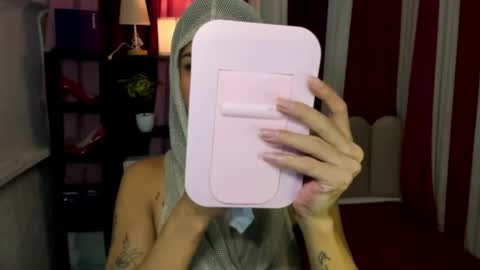 Latina Asian online show from 06-08-26, 04:24