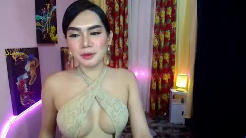 Snapshot of latina_goddes4uxxx chatting on 12-15-24, 05:45 ask me online show from 12-15-24, 05:45