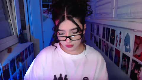 Snapshot of latina_mia chatting on 02-02-25, 05:37 miiiiiiaaaa online show from 02-02-25, 05:37