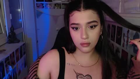 Snapshot of latina_mia chatting on 02-08-25, 02:58 miiiiiiaaaa online show from 02-08-25, 02:58