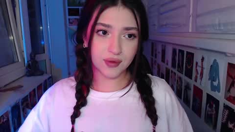 Snapshot of latina_mia chatting on 02-13-25, 04:11 miiiiiiaaaa online show from 02-13-25, 04:11