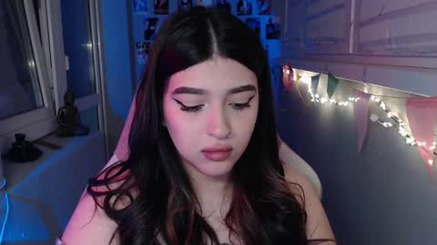 Snapshot of latina_mia chatting on 02-21-25, 03:01 miiiiiiaaaa online show from 02-21-25, 03:01