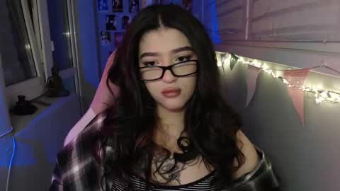 Snapshot of latina_mia chatting on 02-25-25, 12:36 miiiiiiaaaa online show from 02-25-25, 12:36