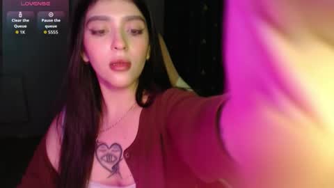 Snapshot of latina_mia chatting on 03-17-26, 01:10 miiiiiiaaaa online show from 03-17-26, 01:10