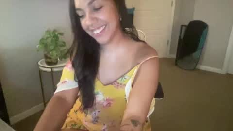 Snapshot of latinadynamite chatting on 12-31-24, 02:19 latinadynamite online show from 12-31-24, 02:19