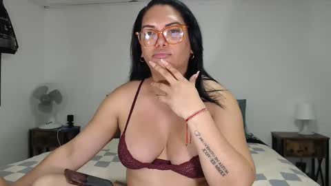 FLOR SALVAJE online show from 05-27-26, 01:57