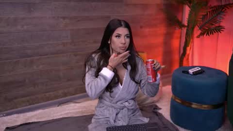 Latina online show from 11-11-25, 05:57