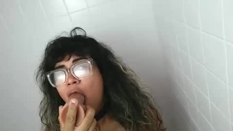 Snapshot of latinatgirldoll chatting on 03-29-26, 04:18 latinatgirldoll online show from 03-29-26, 04:18