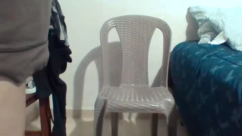 Snapshot of latinbigdick2 chatting on 12-21-24, 06:02 Robert online show from 12-21-24, 06:02