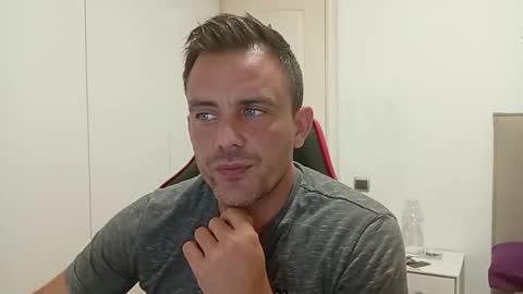 LatinBlueBoy online show from 09-08-25, 08:41