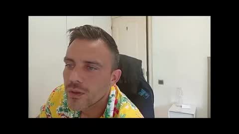 LatinBlueBoy online show from 09-28-25, 10:31