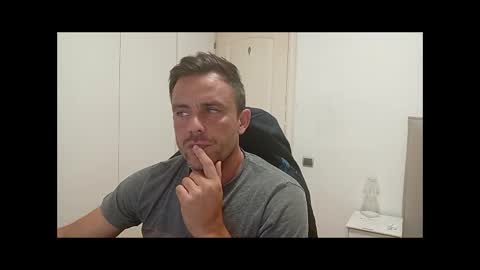 LatinBlueBoy online show from 10-14-25, 09:04