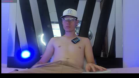 Santiago online show from 04-13-26, 04:45