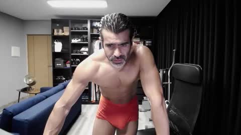 Snapshot of latino23bom chatting on 09-11-25, 10:15 sam online show from 09-11-25, 10:15