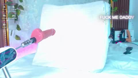 Snapshot of latinoboom1 chatting on 11-06-25, 11:33 andy online show from 11-06-25, 11:33