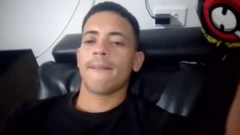 Snapshot of latinohot_31 chatting on 07-16-26, 05:46 Daniel online show from 07-16-26, 05:46