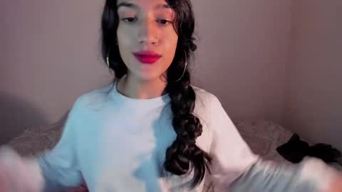 Snapshot of latinsecretfantasy chatting on 02-17-25, 08:47 latinsecretfantasy online show from 02-17-25, 08:47